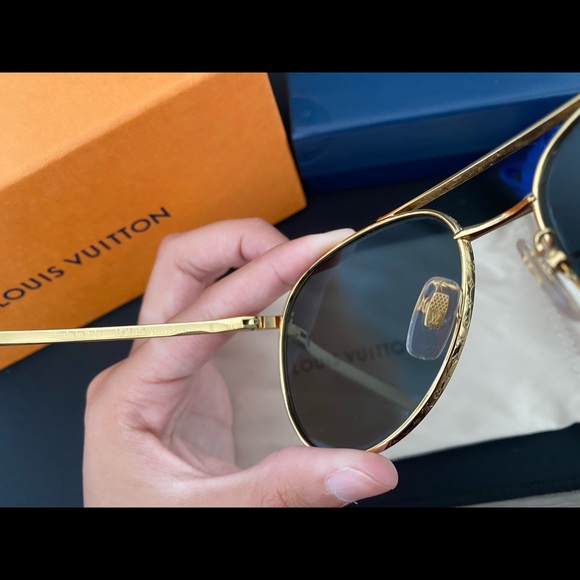 Authentic Louis Vuitton Sunglasses Z1350E LV Catch Pilot Gold Black w/case - Picture 7 of 11
